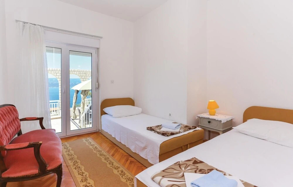 Stunning Home in Stanici With Wifi and 3 Bedrooms