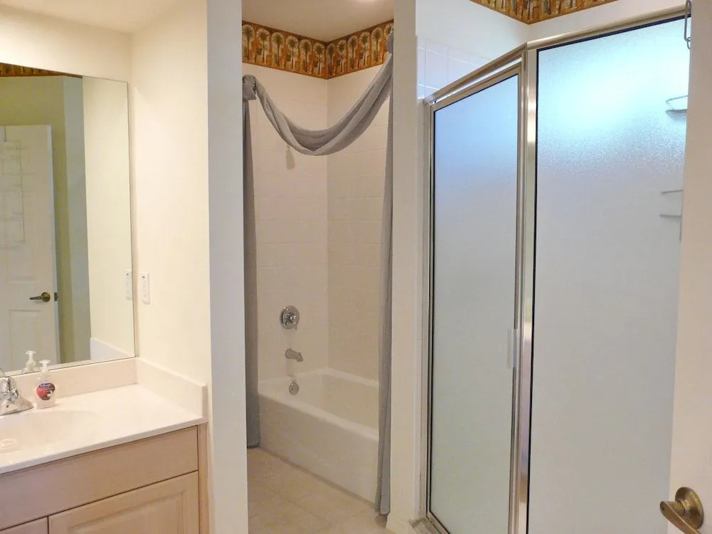 Quiet, Gated Community With Pool and Tennis Courts