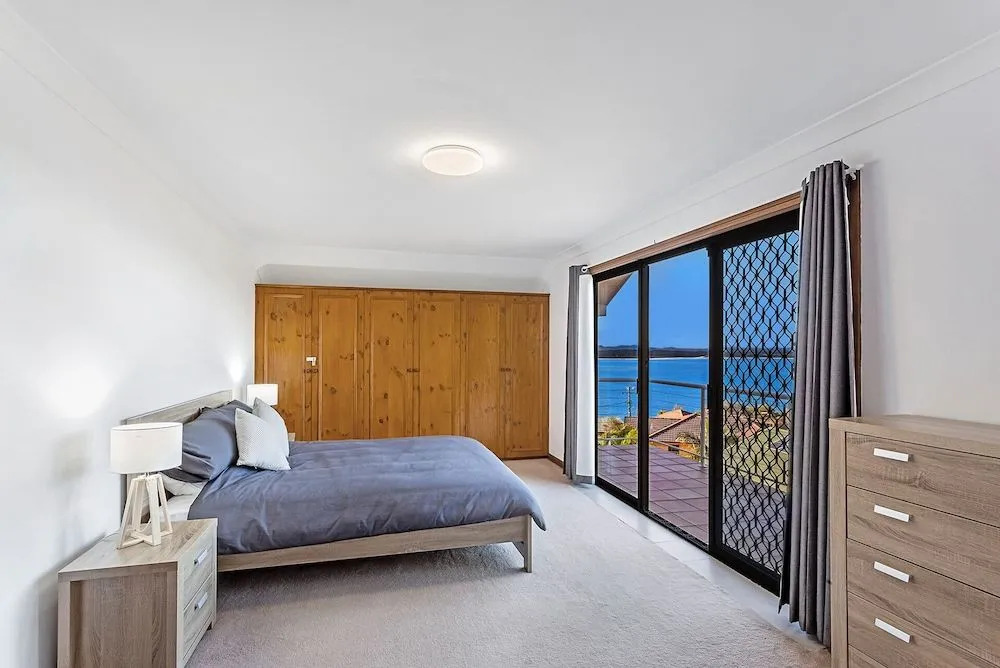 Pacific Waters - Unbeatable Views of Port Stephens