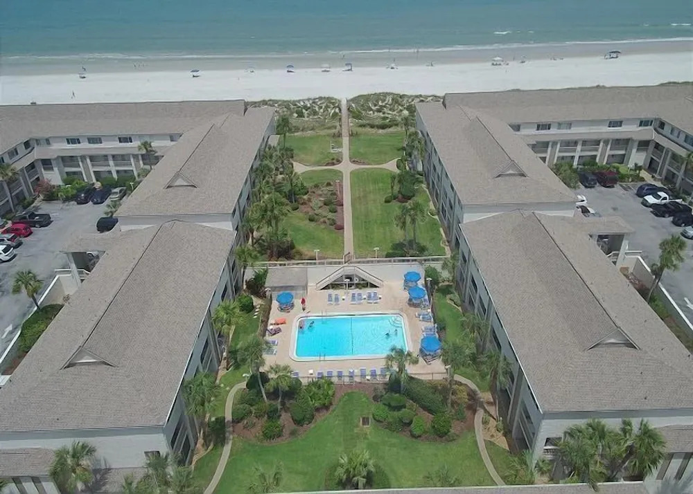 Four Winds Condominiums