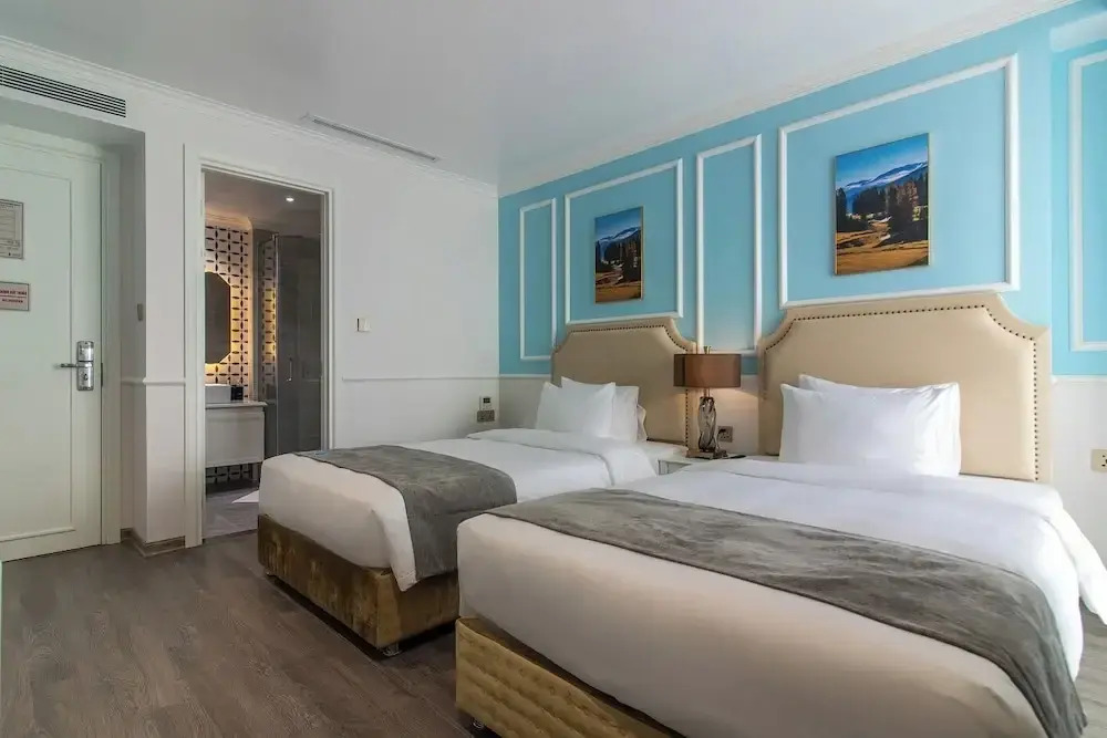 La Vague Hotel