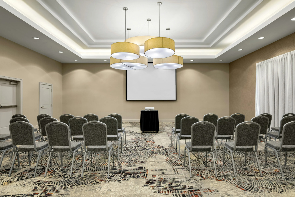 Embassy Suites by Hilton Newark Airport