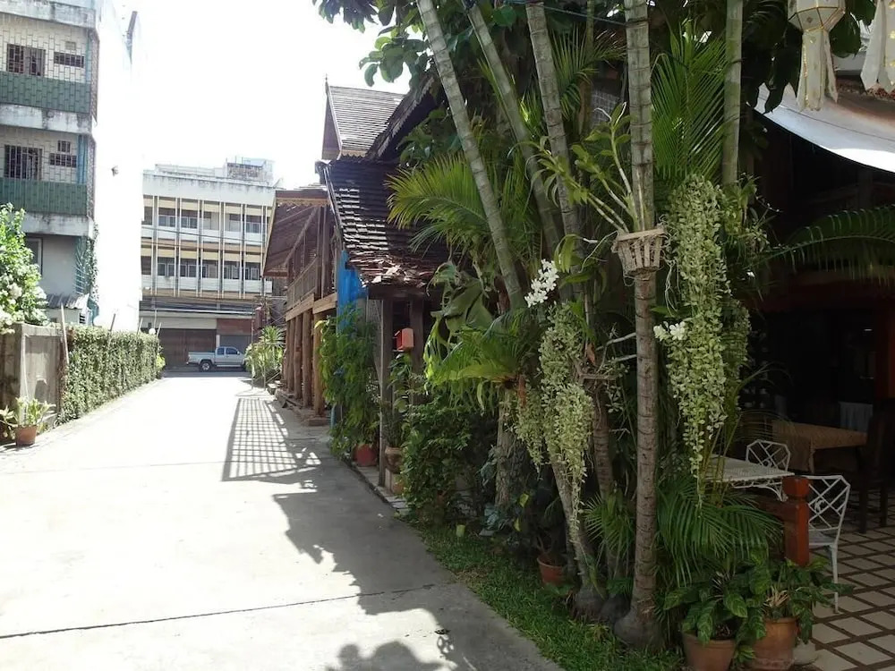 Tawan Court