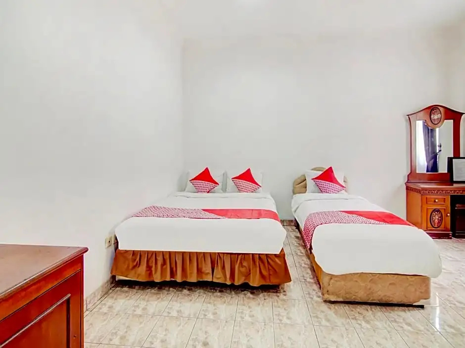 Urbanview Hotel Yampi TB Simatupang