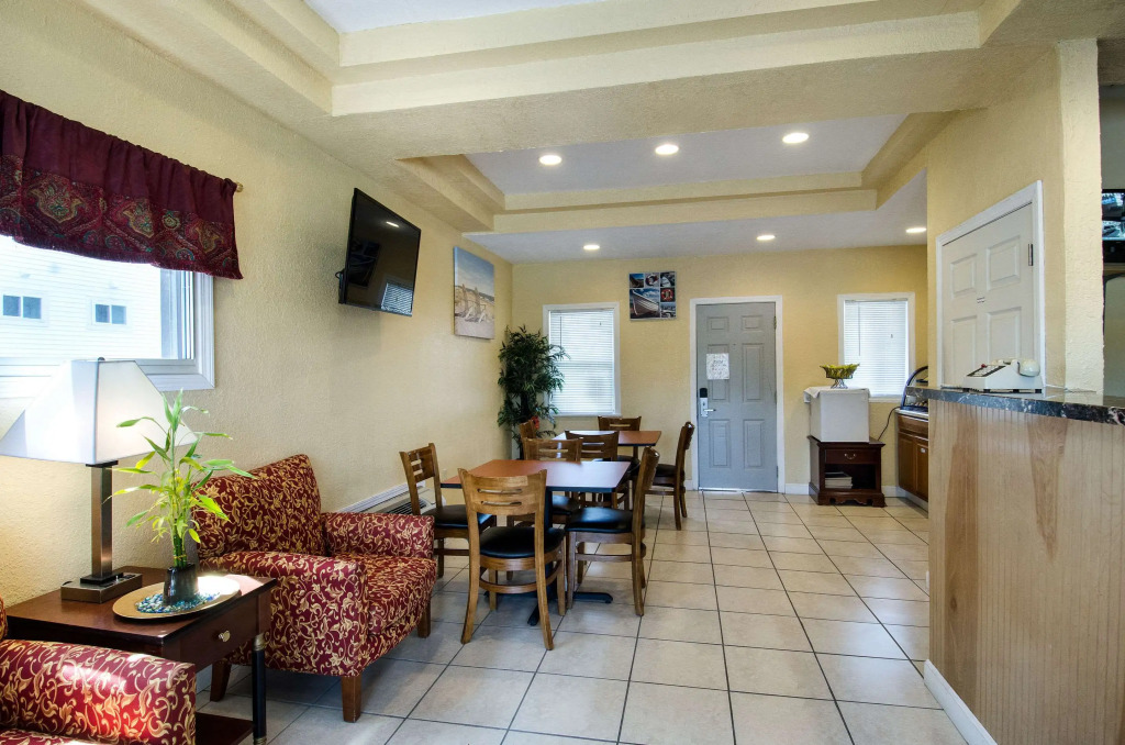 Econo Lodge West Yarmouth-Hyannis Cape Cod