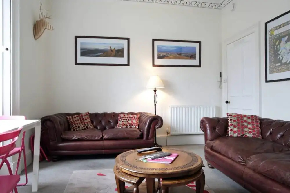 2 Bedroom Flat Near Edinburgh Castle Sleeps 5