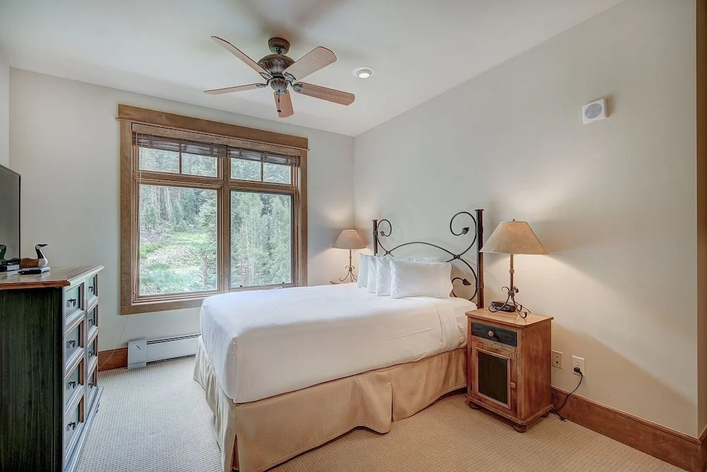 Luxurious 3 Br In River Run Village With Ski-in Out, No Cleaning Fee 3 Bedroom Condo by RedAwning