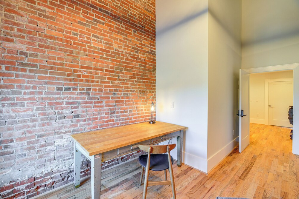 Walkable Sparta Suite Near Blue Ridge Adventures!