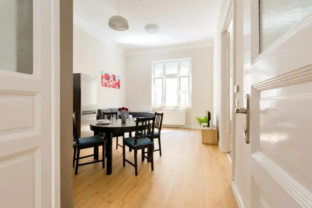 Westend Center Apartment-Prime Location