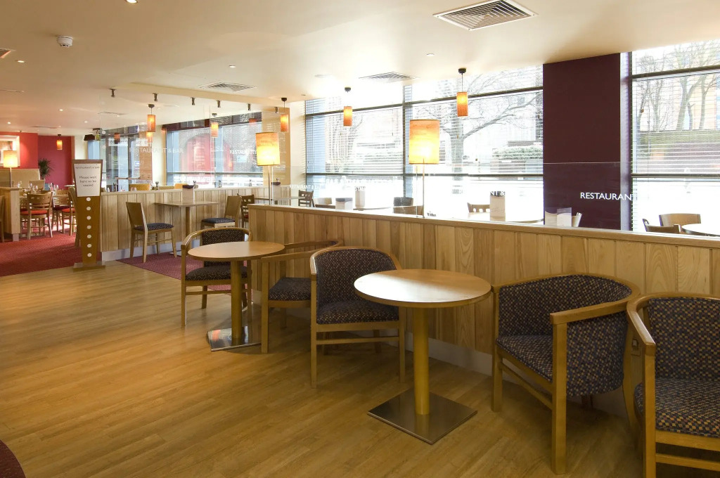 Premier Inn Leicester City Centre - Train Station