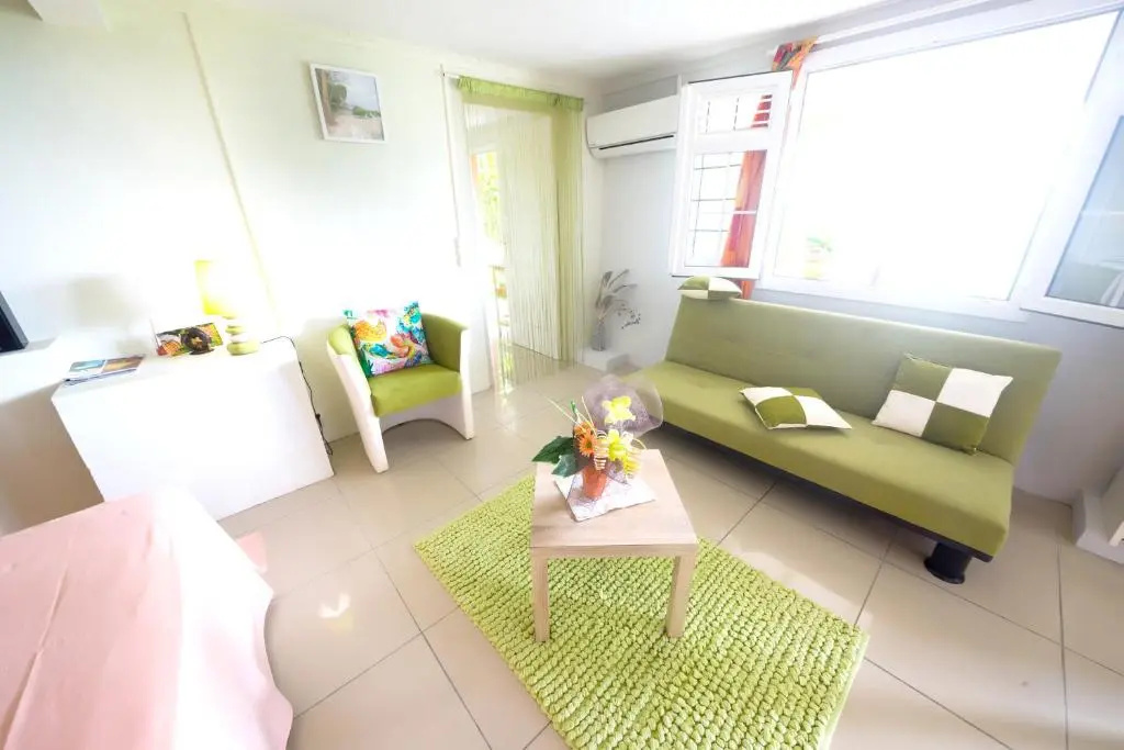 Appartement charmant à Rivière-Salée, 45 m² avec terrasse privée