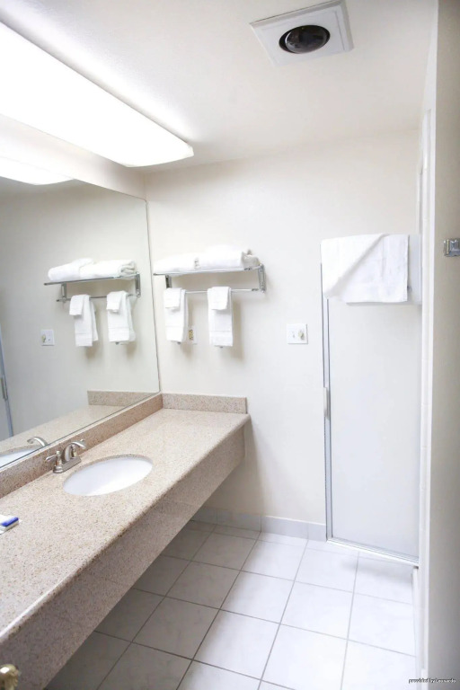 Best Western El Rey Inn Suites