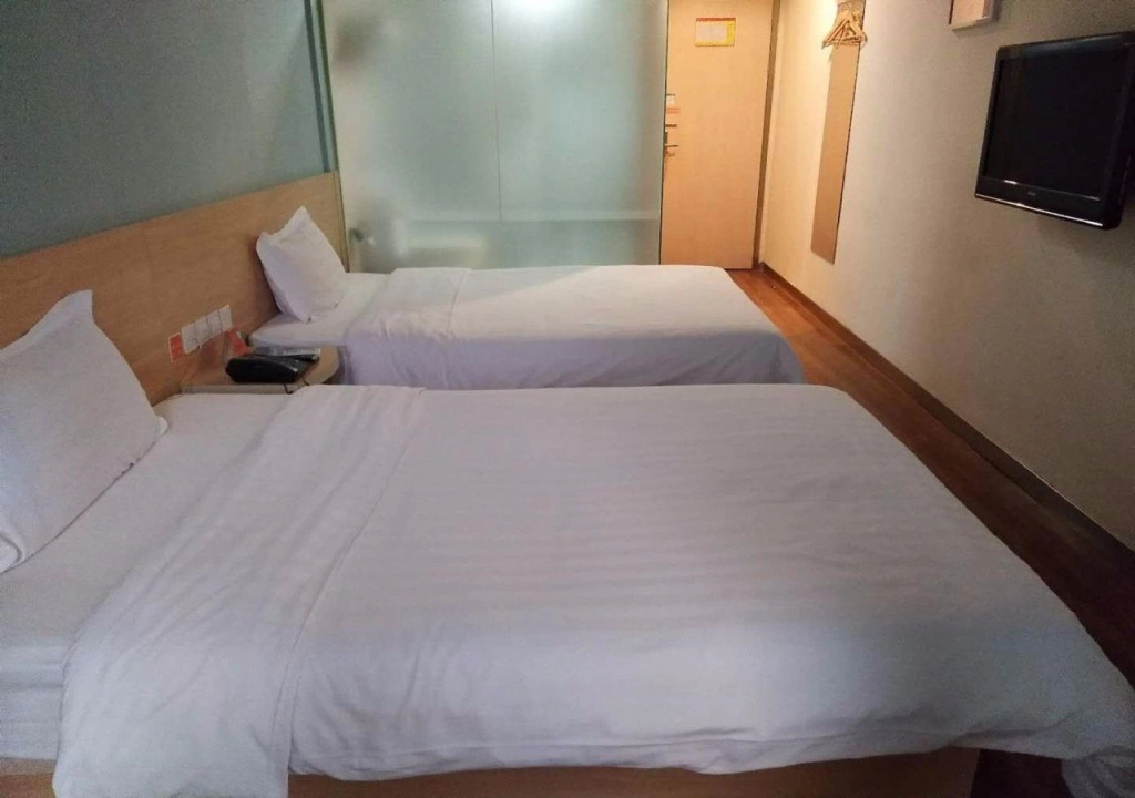 7 Days Inn Shanghai Nanjing Road Pedestrian Street II Branch