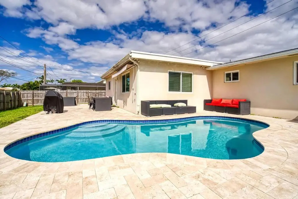 Tranquil Retreat with HEATED POOL Minutes to the Beach