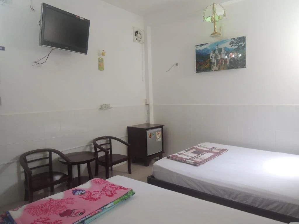 Chau Tuan Motel