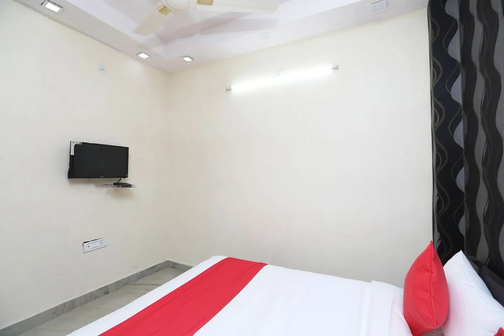 Happy Stay by OYO Rooms