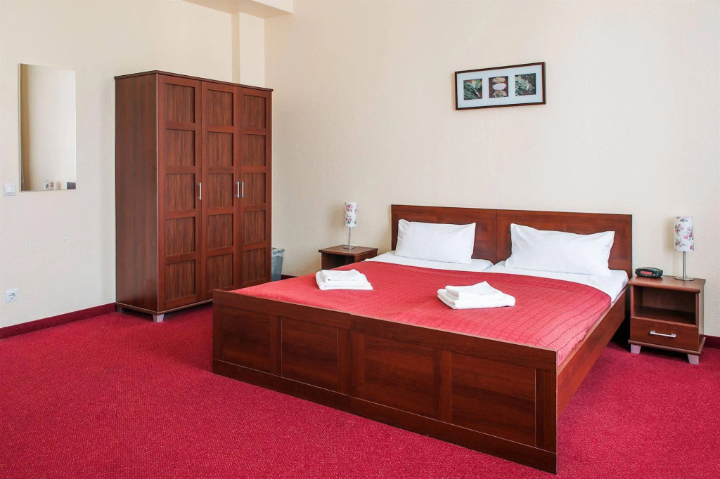 Mikon Eastgate Hotel