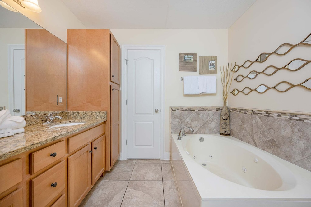 The Oasis 1815 Formerly Phoenix West Ii 1815 3 Bedroom Condo