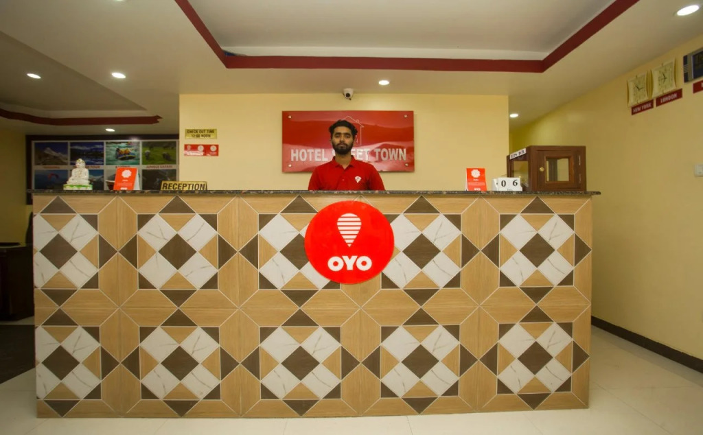 OYO 156 Hotel Sweet Town