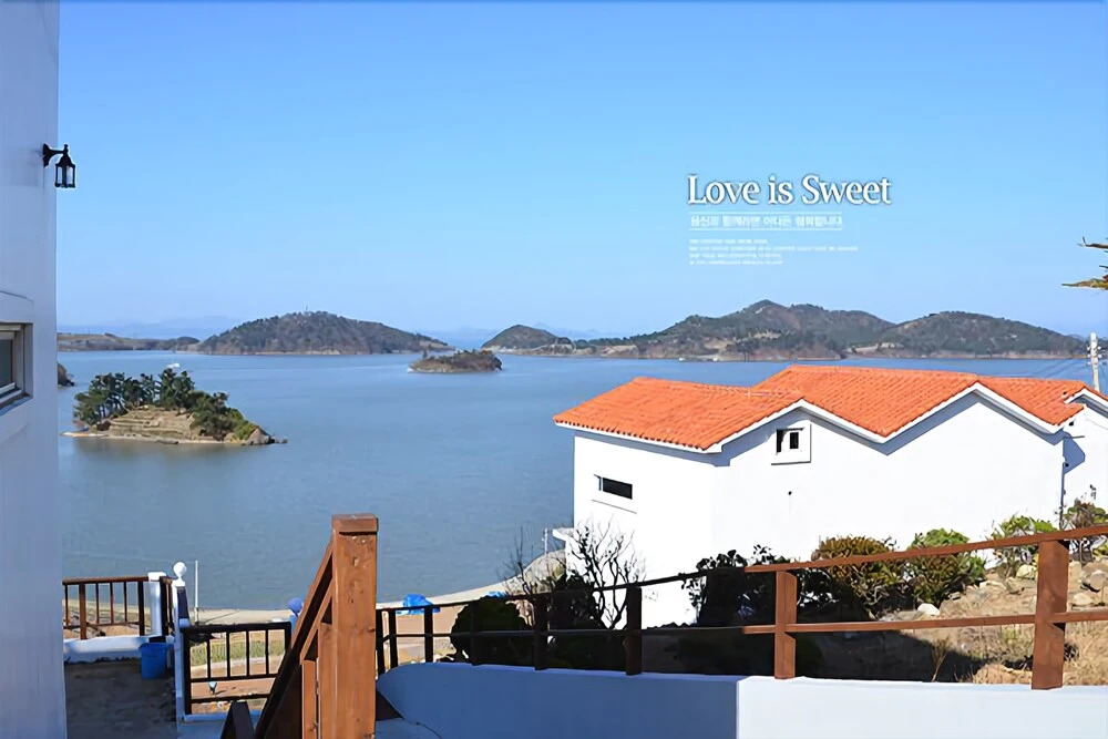 Yeosu Rainbow Pension