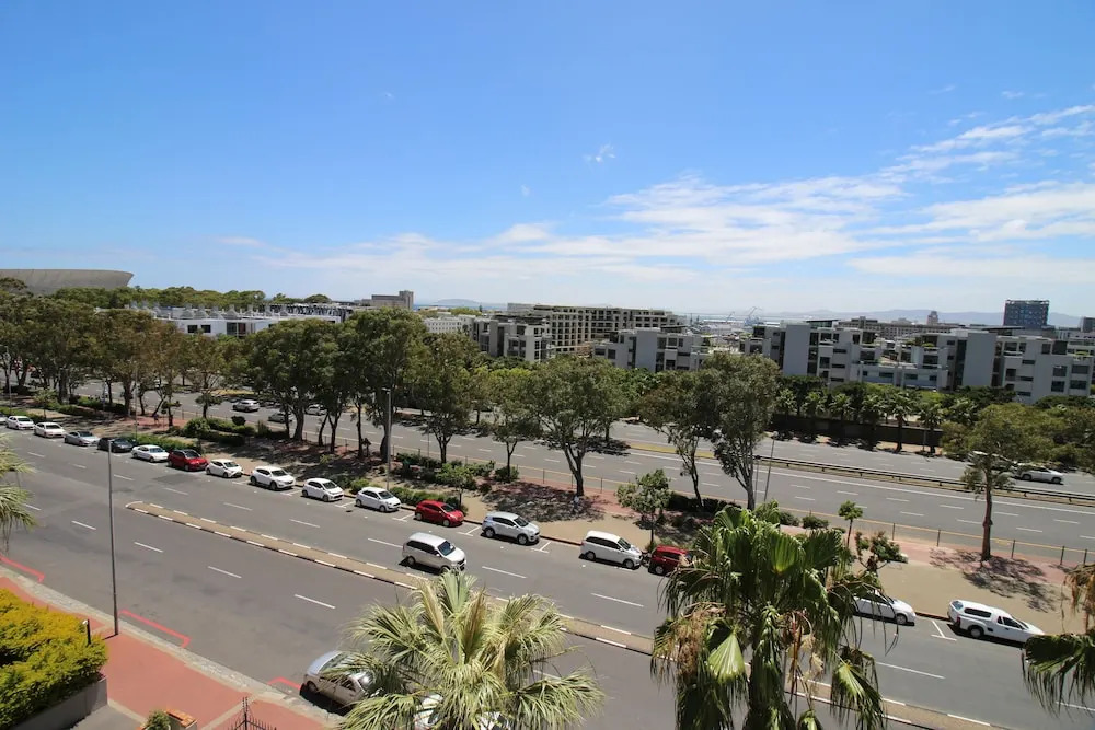 Green Point 2 Bedroom Apartment With Enclosed Balcony and Stunning Views