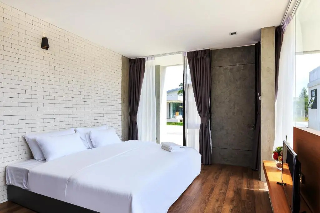 Sunnyvale Ranong 1