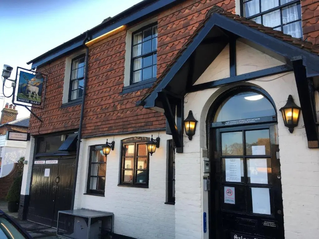 The White Hart pub and rooms