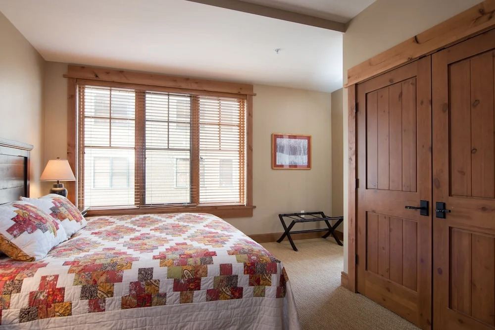 Catamount Condo #306 2 Bedrooms 2.5 Bathrooms Condo