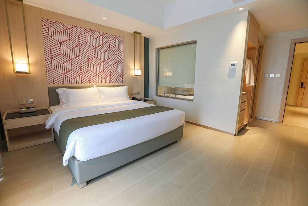 Luxu Hotel and Resort