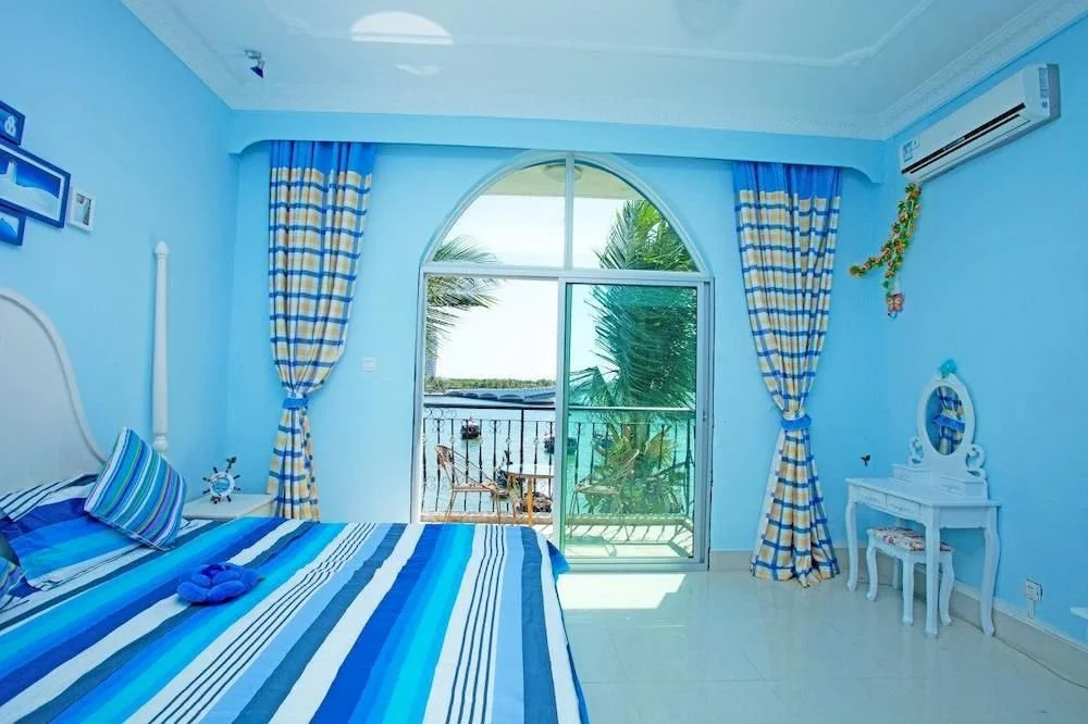 One-mete Seaside Villa