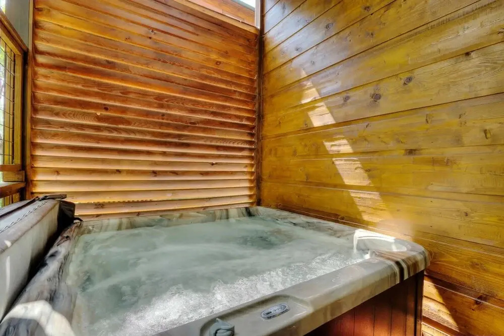 5 Master Suites 5 6bath Cabin 5 min to Gsmnp