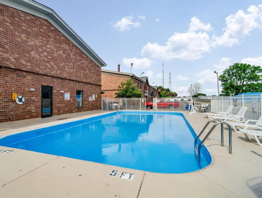 Motel 6-Waukegan, IL