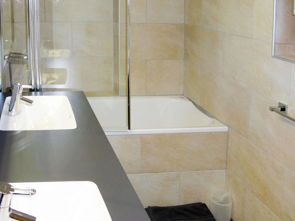 Hiboux Vex in Vex With 5 Bedrooms and 3 Bathrooms