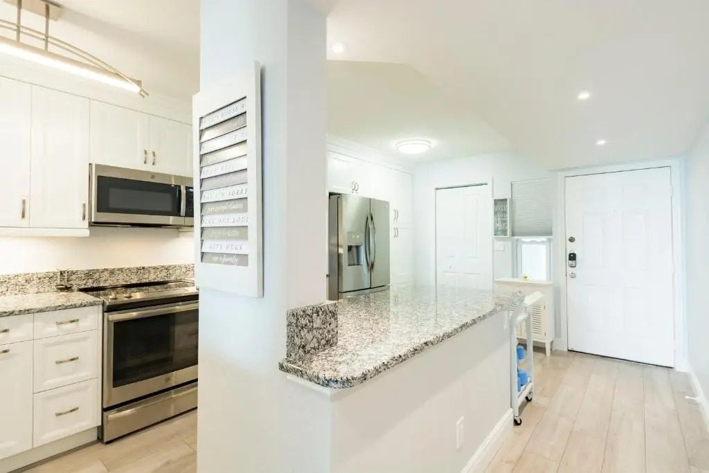 Bahia Vista 11-337, 2 Bedrooms, Views, Heated Pool, Sleeps 6