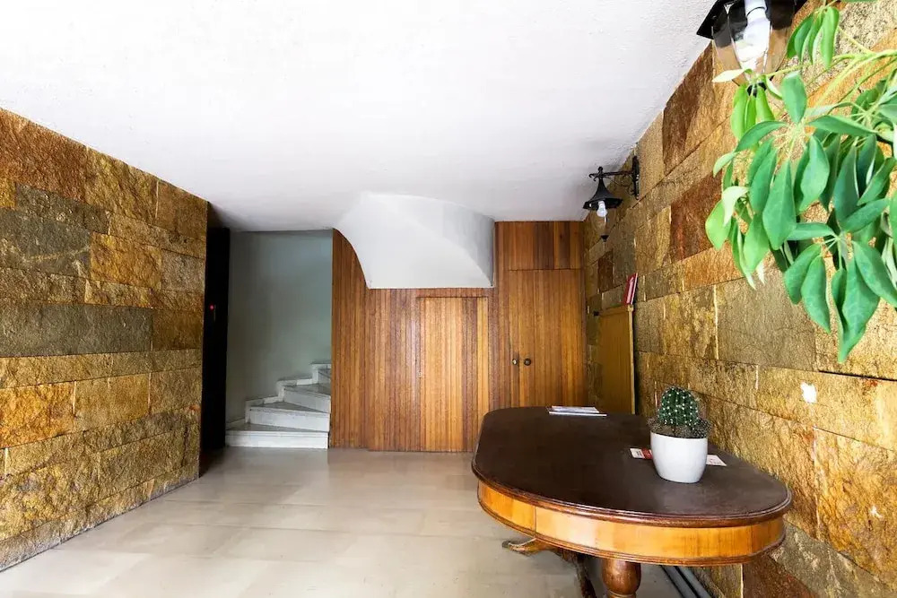 Vintage style 2 bedroom apartment near Acropolis
