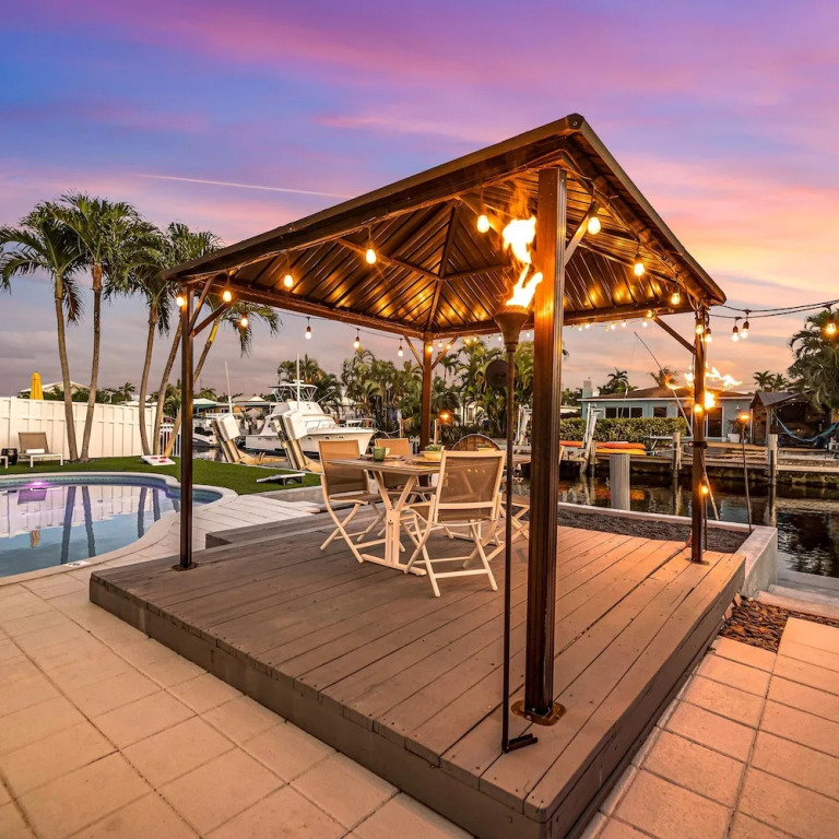 Waterfront Bungalow Heated Pool Pineapple Key