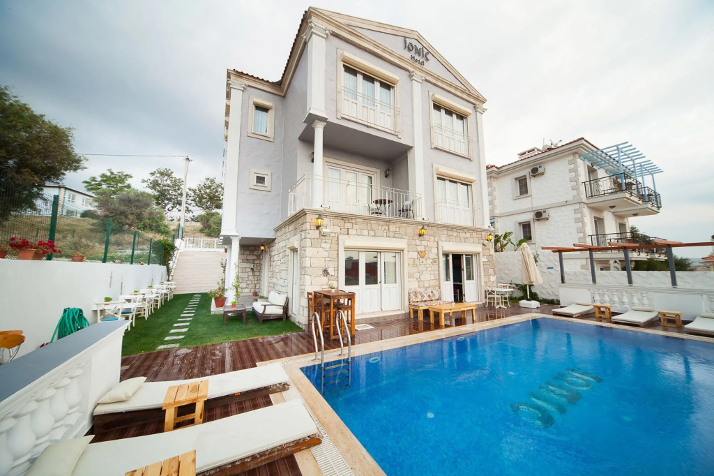 Ionic Hotel