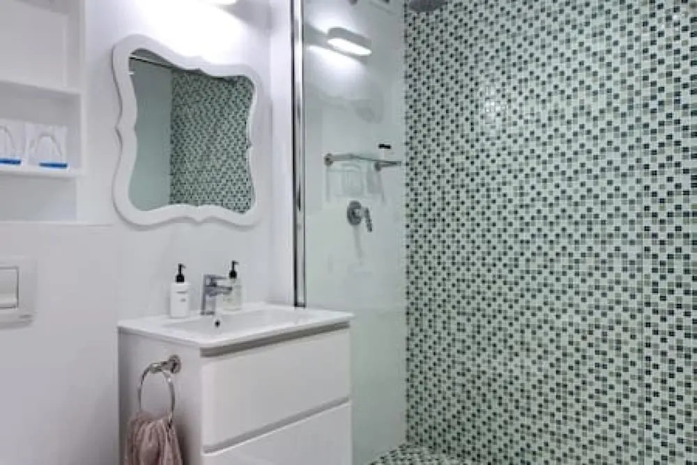 Incredible Clifton Apartment w 180 Sea Views Dunmore Blue