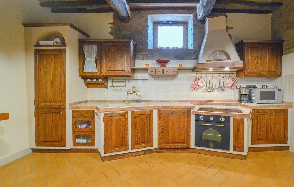 Gorgeous Home In Arezzo