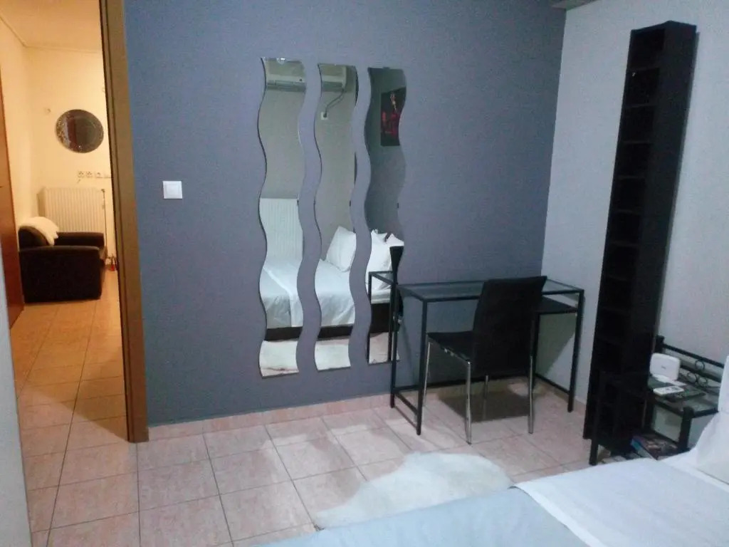Bright Apartment 40 sqm Port of Piraeus OLP