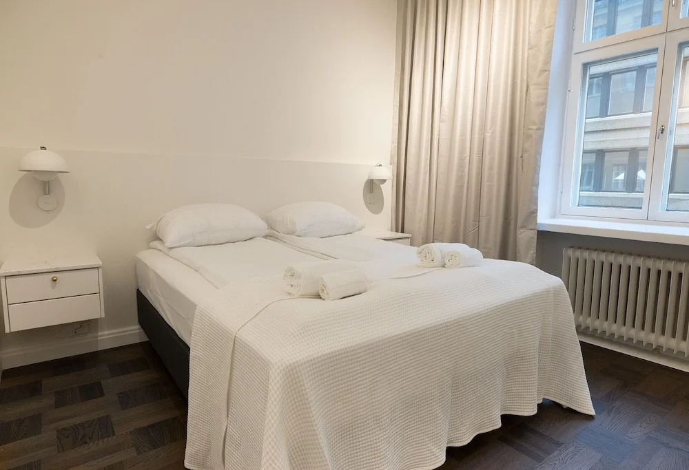 2ndhomes Stunning 3BR Apartment w Sauna