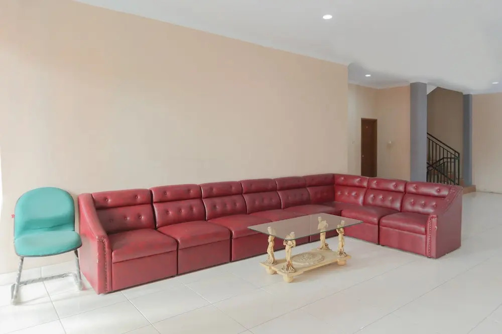 OYO 1317 Pinnus Residence Syariah