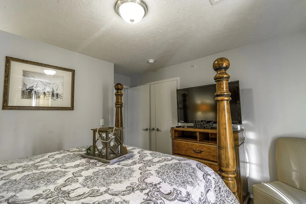 Vinyards 2954 Unit 5 3 Bedroom Condo