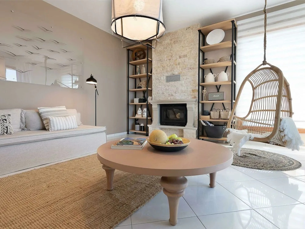 Villa in Agia Pelagia With Pool & Sea Views
