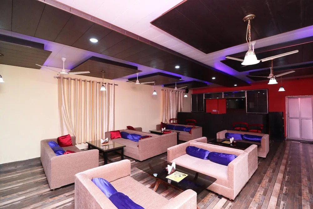 OYO 26672 Funky Town