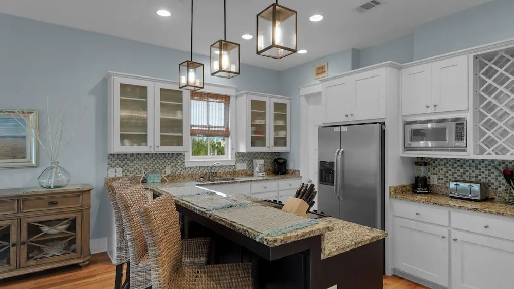 5 Bedrooms - 2 Neighborhood Pools - Tennis