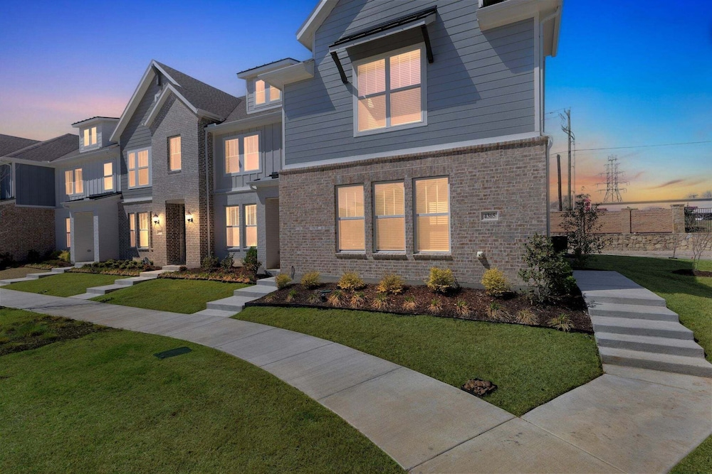 Private Escape Near Dfw Fort Worth At&t Fifa 2 Bedroom Home