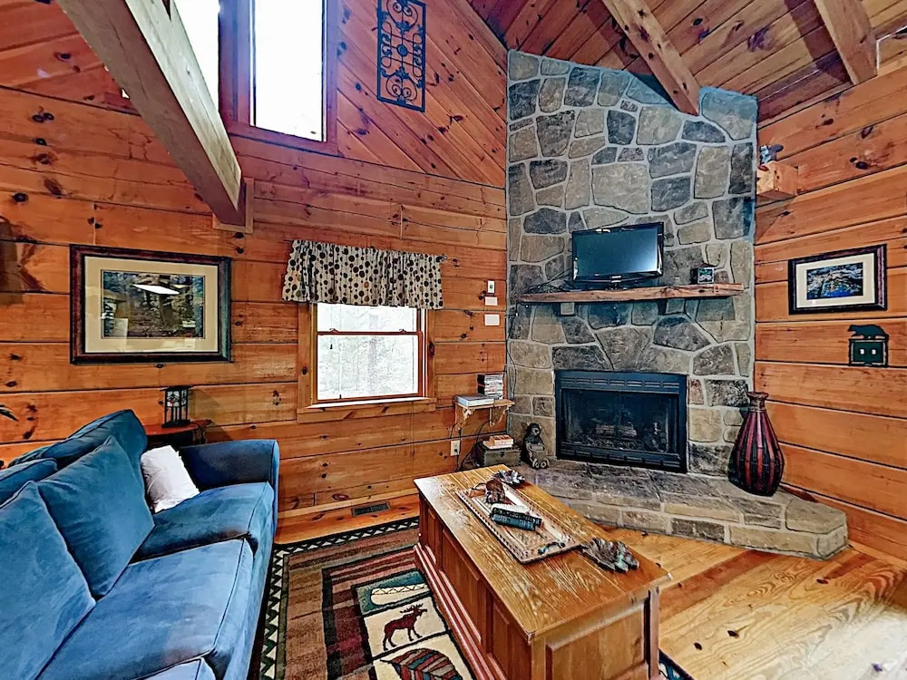 New Listing! Charming W/ Deck & Hot Tub 1 Bedroom Cabin
