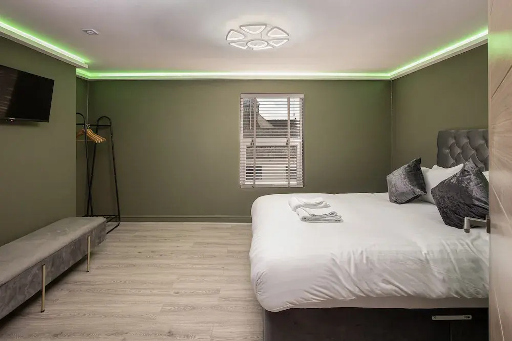 Town View Apartment by Sasco