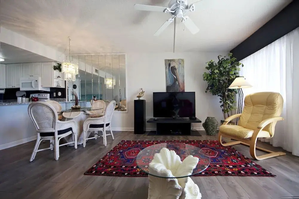 Gulf Shore Condo #203 - 1 Br condo by RedAwning